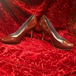 Madden Getta pumps heels size 6, Wine / Plum / Purple color, girls / women’s.